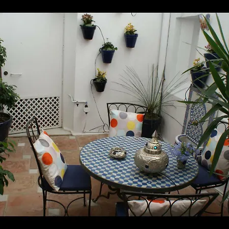 Yourhome Azalea 3 Apartment *